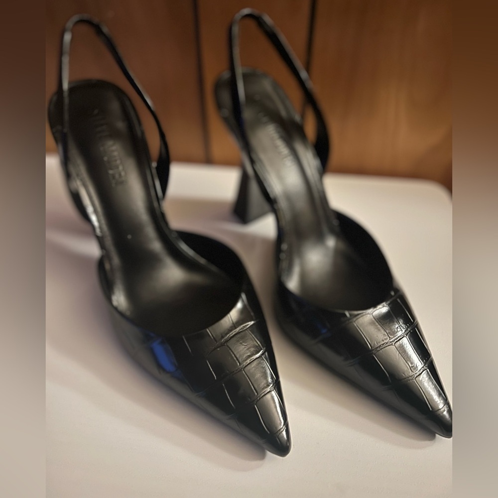 Steve Madden Black Pumps